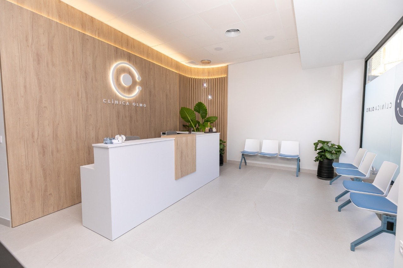Recepción de Clínica Olmo Lucena
