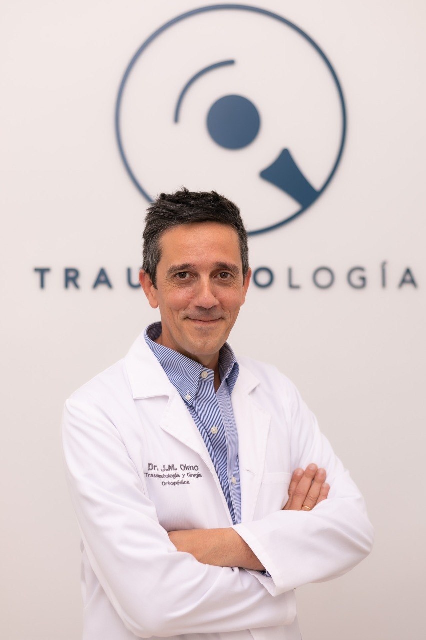 Dr. José Miguel Olmo Jiménez en Clínica Olmo Lucena